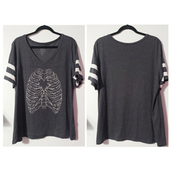 Torrid Ribcage Football Tee 2X - Picture 2 of 6